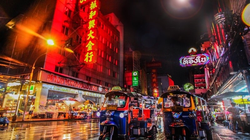 The Best Neighborhoods for Solo Travelers in Bangkok, Taipei, and Seoul