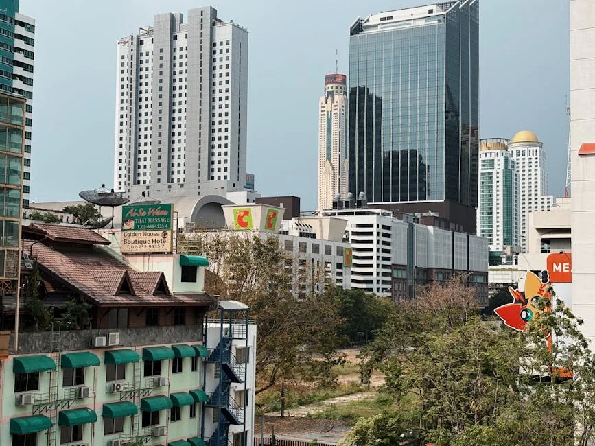 Lower Sukhumvit (Asok to Phrom Phong) neighborhood in Bangkok
